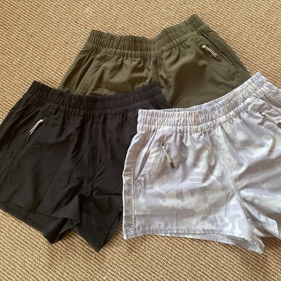 Vuori Pants - set of 3 vuori shorts